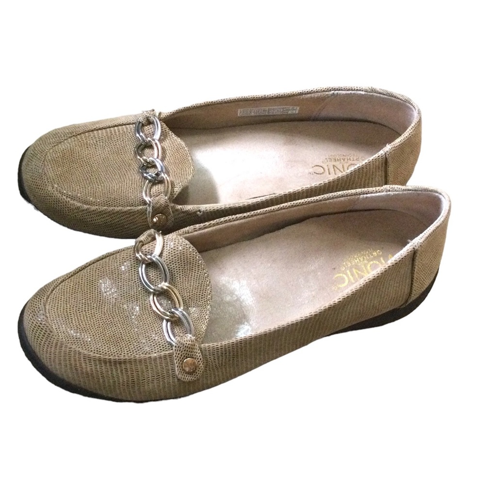 VIONIC leather tan flat Comfort Slip on size 8